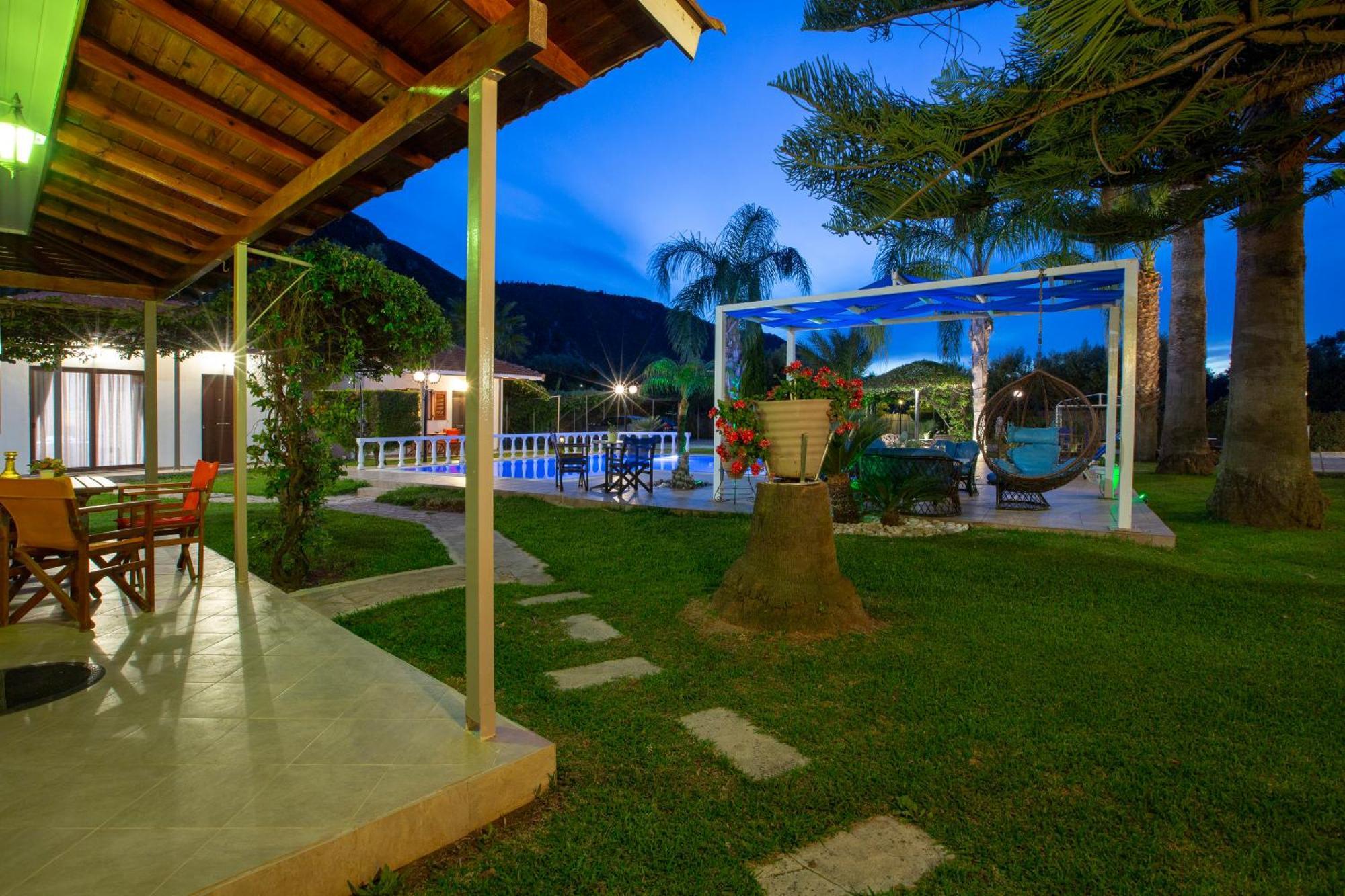Villa Dimitris Apartments & Bungalows Frínion Exteriér fotografie