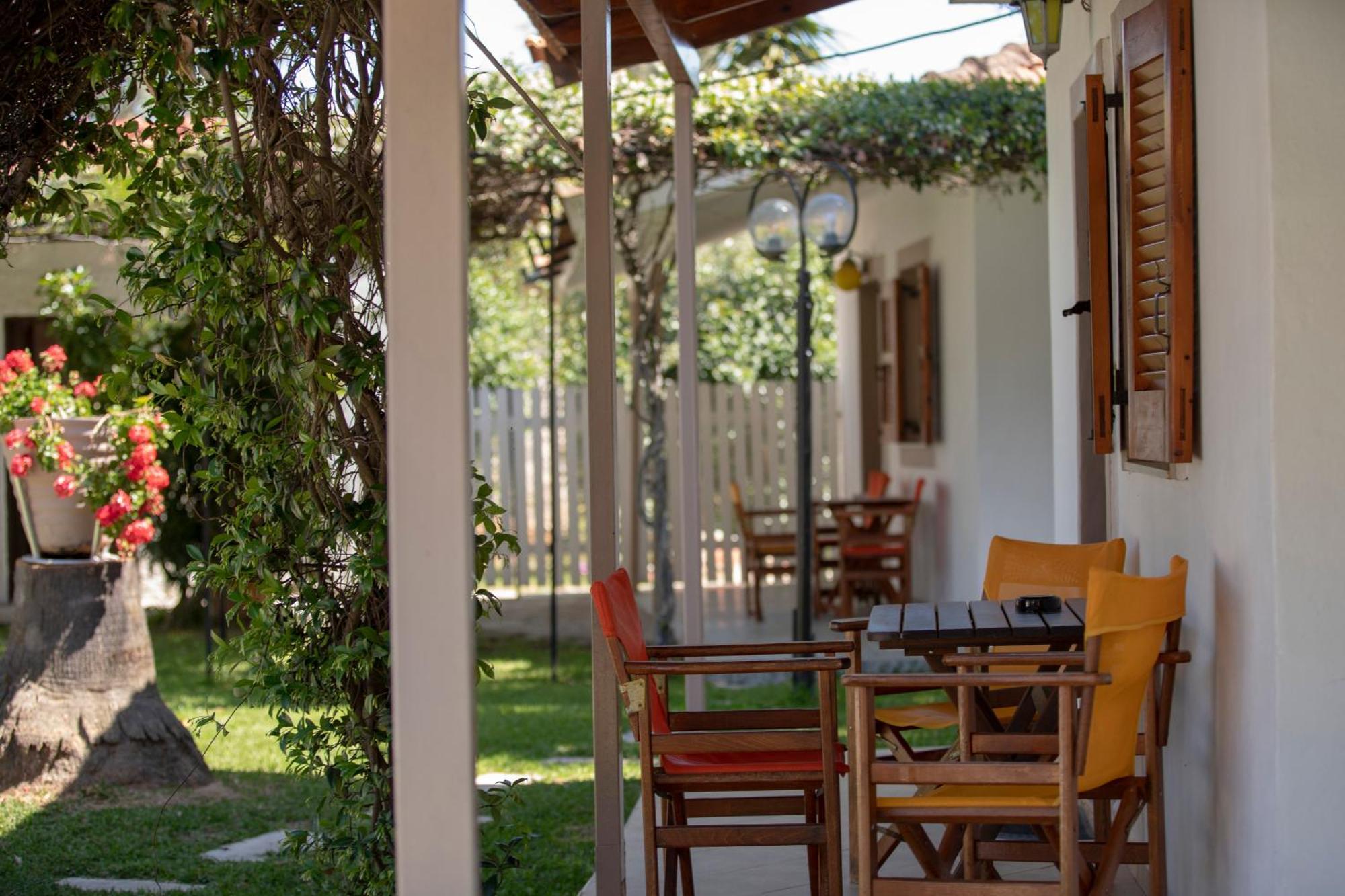 Villa Dimitris Apartments & Bungalows Frínion Exteriér fotografie