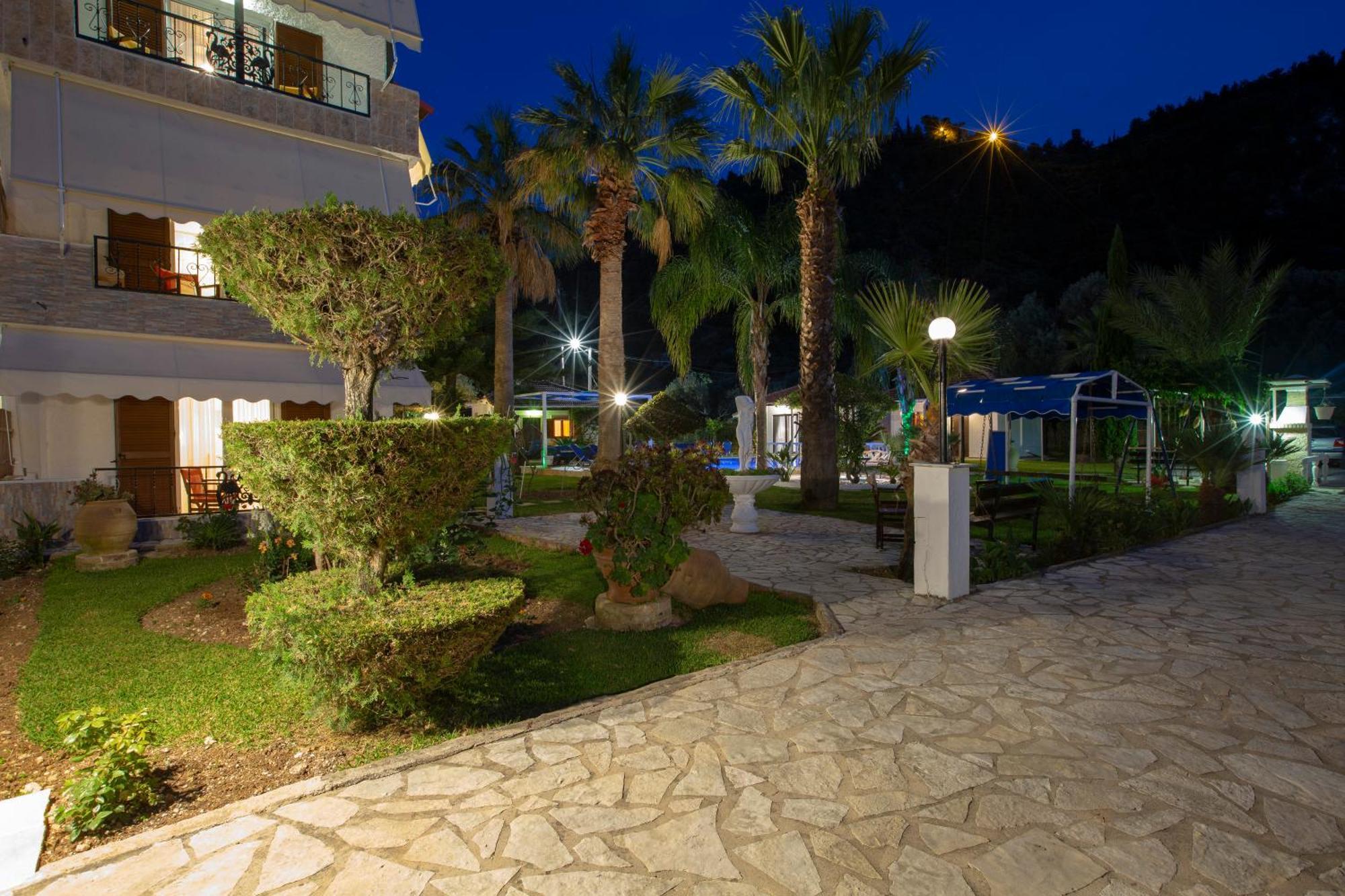 Villa Dimitris Apartments & Bungalows Frínion Exteriér fotografie