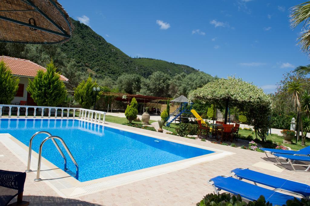 Villa Dimitris Apartments & Bungalows Frínion Exteriér fotografie